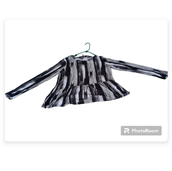 Vera Wang Ruffle Peplum Long sleeve Tee - Picture 2 of 8